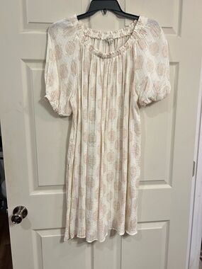 Wonderly Cream and Beige Floral Peasant Top
